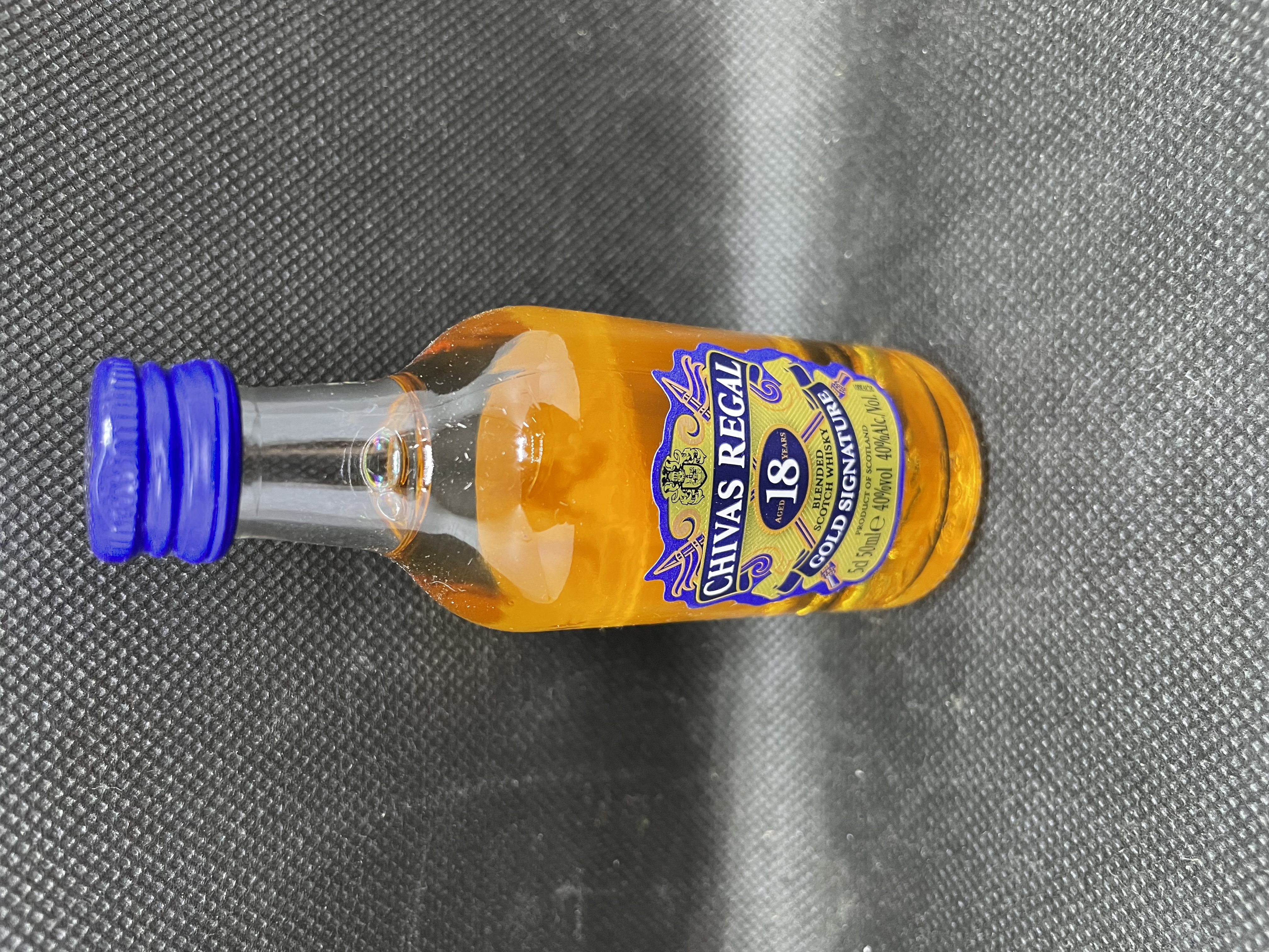 シーバスリーガル18年 ゴールドシグネチャー 40% 50ml